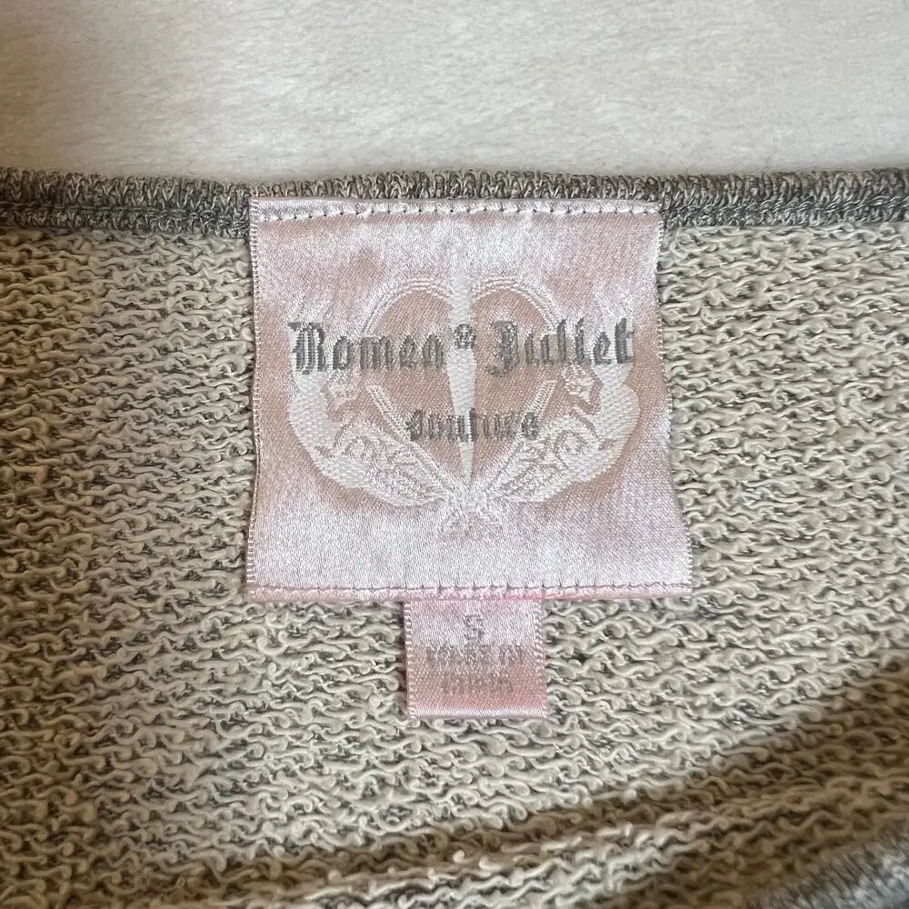 Romeo & Juliet Couture Embellished Shoulder Relaxed Fit Sweatshirt Size Small